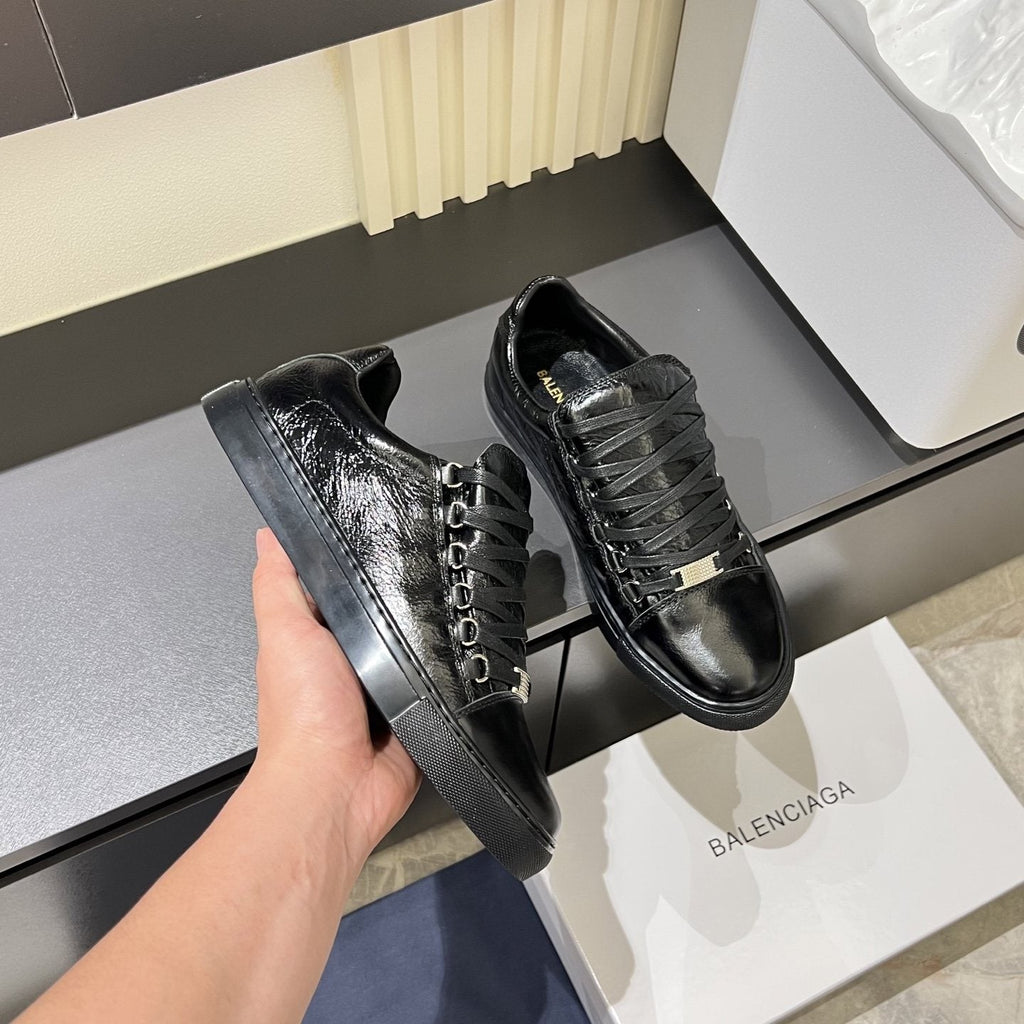 Balenciaga Metal-Bar Low-Top Sneakers — model