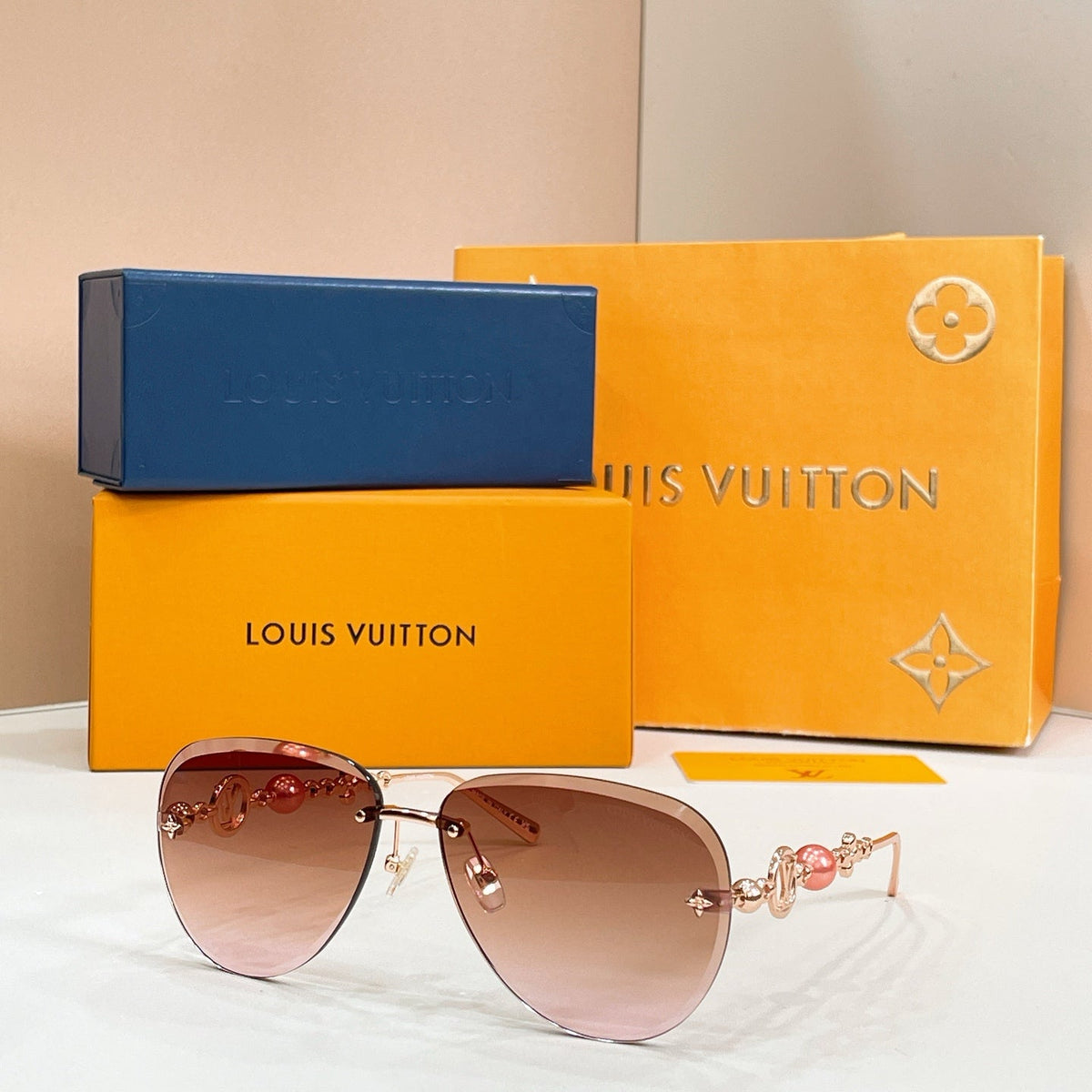 Louis Vuitton Z3318U Sunglasses - 64-14-145