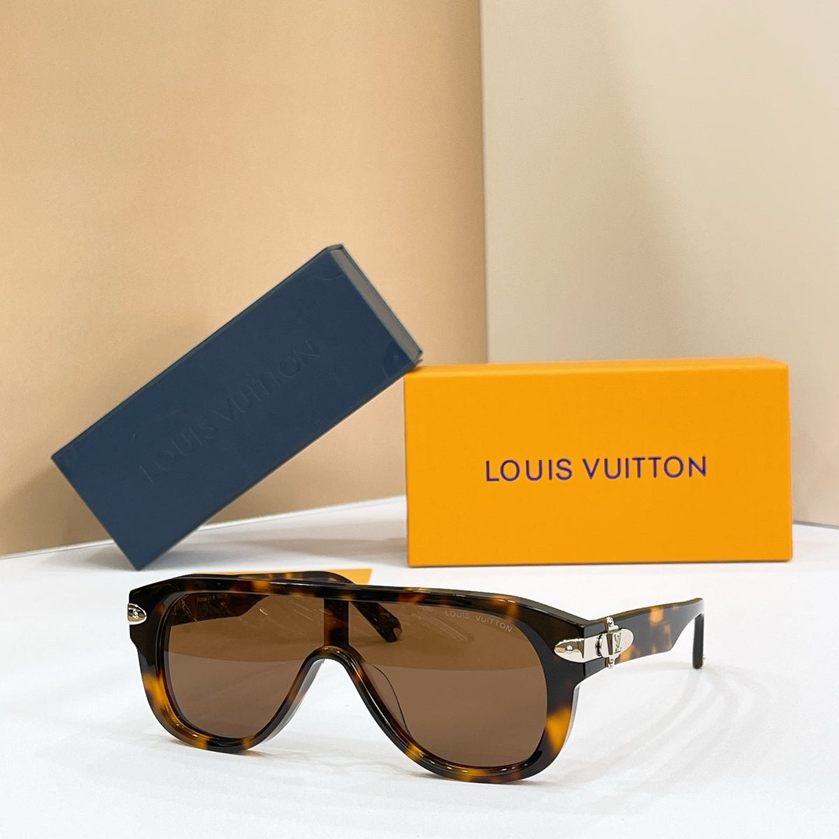 Louis Vuitton Z6087U Sunglasses