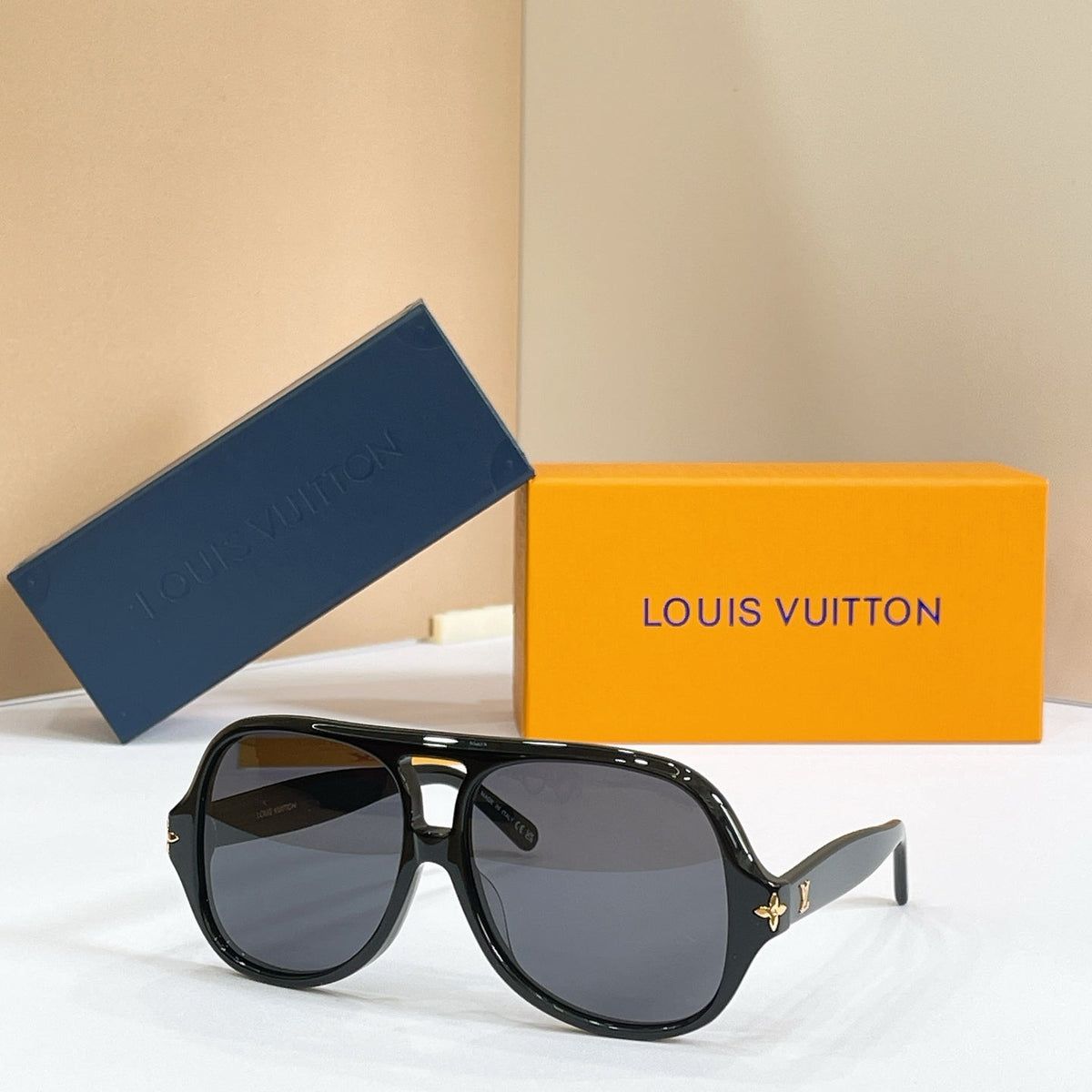 Louis Vuitton Z3476U Sunglasses